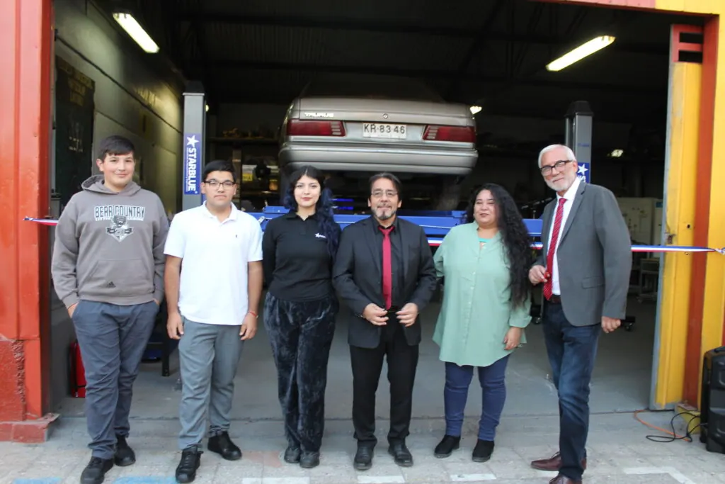 Inauguración del Laboratorio de Mecánica Automotriz