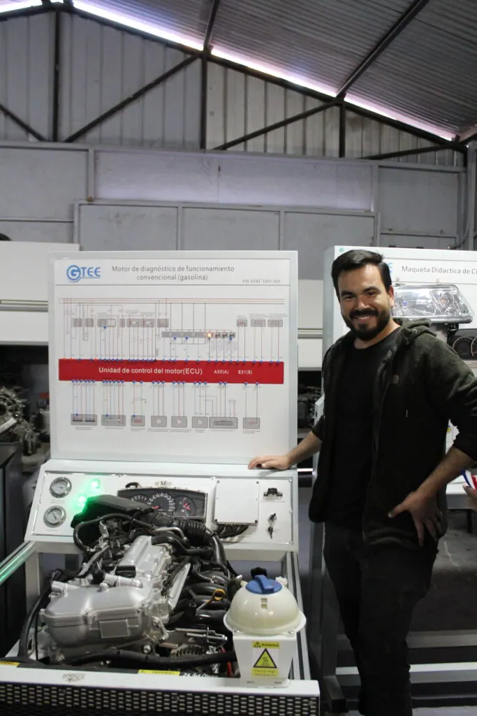Inauguración Laboratorio de Mecánica Automotriz